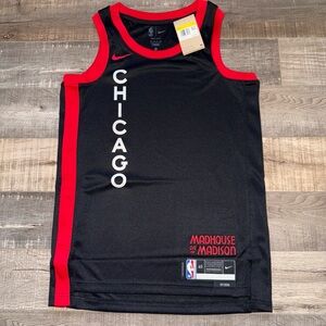Chicago city edition Nike jersey men’s small new with tags